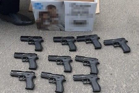 У Запоріжжі ексберкутівець продавав вогнепальну зброю злочинцям