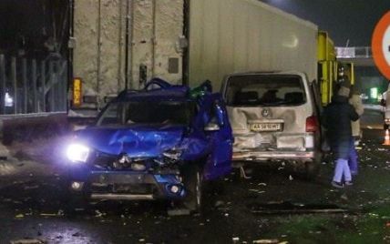 Авария под Киевом: грузовик протаранил шесть автомобилей