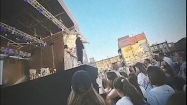 Відомий гуморист впав зі сцени на концерті alyona alyona та Jerry Heil