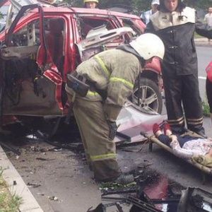 В центре Донецка взорвалась заминированная машина с женщиной-водителем