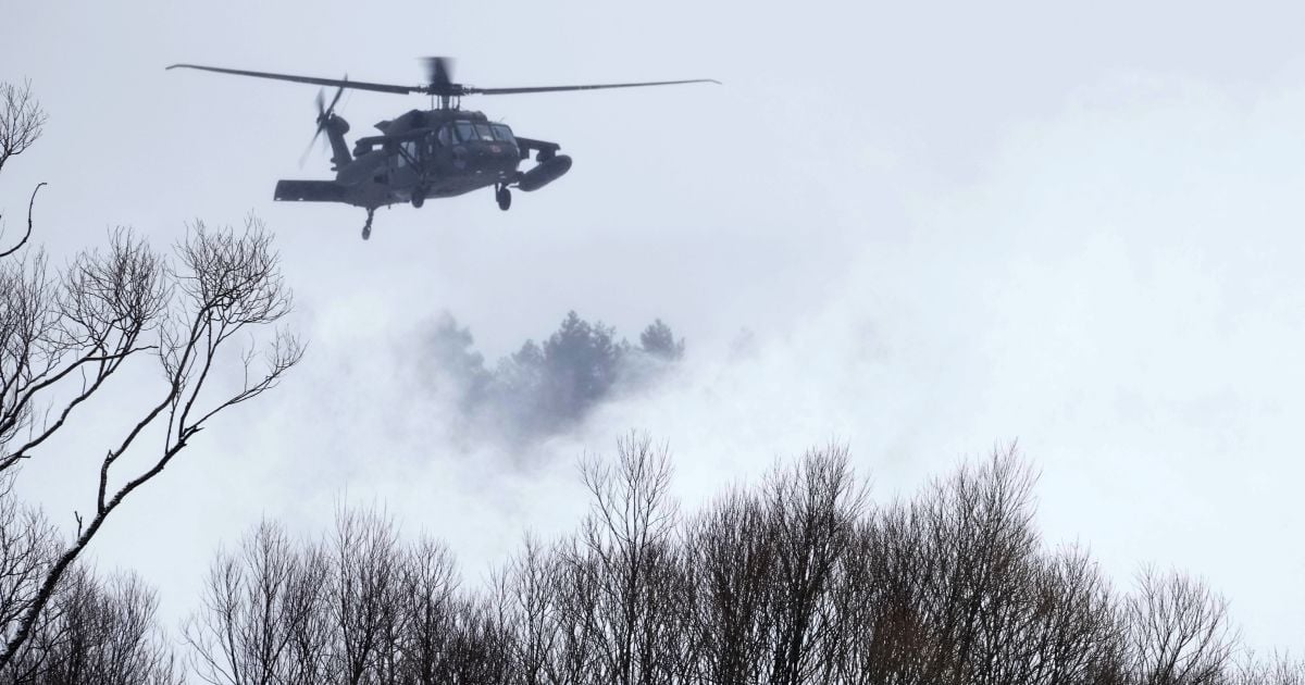 Напевно, залишилося після 2014 року: військових РФ, яких Путін відправив до України, годують протермінованими пайками (відео)