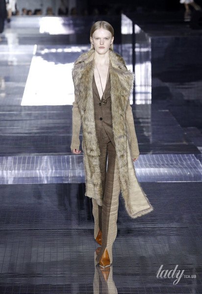 Коллекция Burberry прет-а-порте сезона осень-зима 2020-2021 / © East News