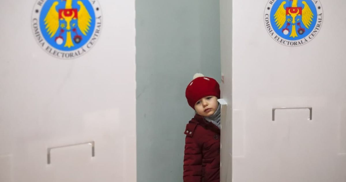 Президентские выборы в Молдове: явка составила более 42%, в ОБСЕ назвали голосования конкурентным