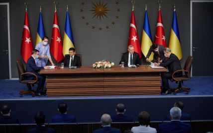 Украина и Турция подписали соглашения о сотрудничестве в оборонной сфере
