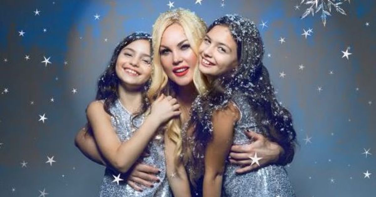 Камалія записала новорічну пісню, де вперше заспівала разом з доньками