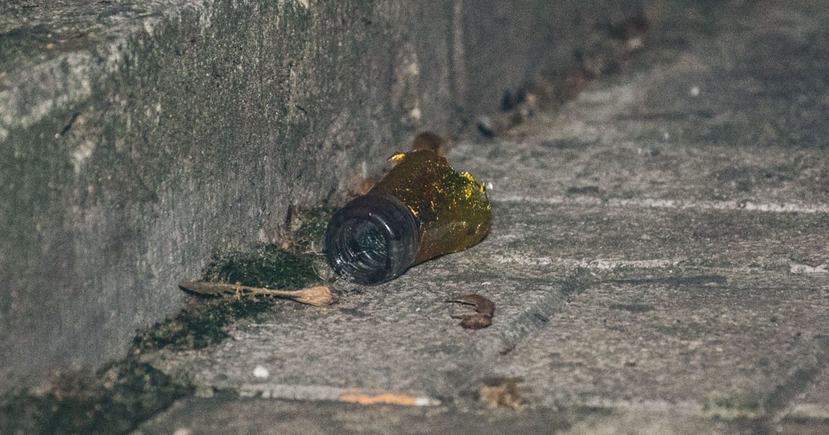 Неповнолітня учасниця групи "Синій Кит" порізала собі вени у центрі Києва_3 / © Інформатор