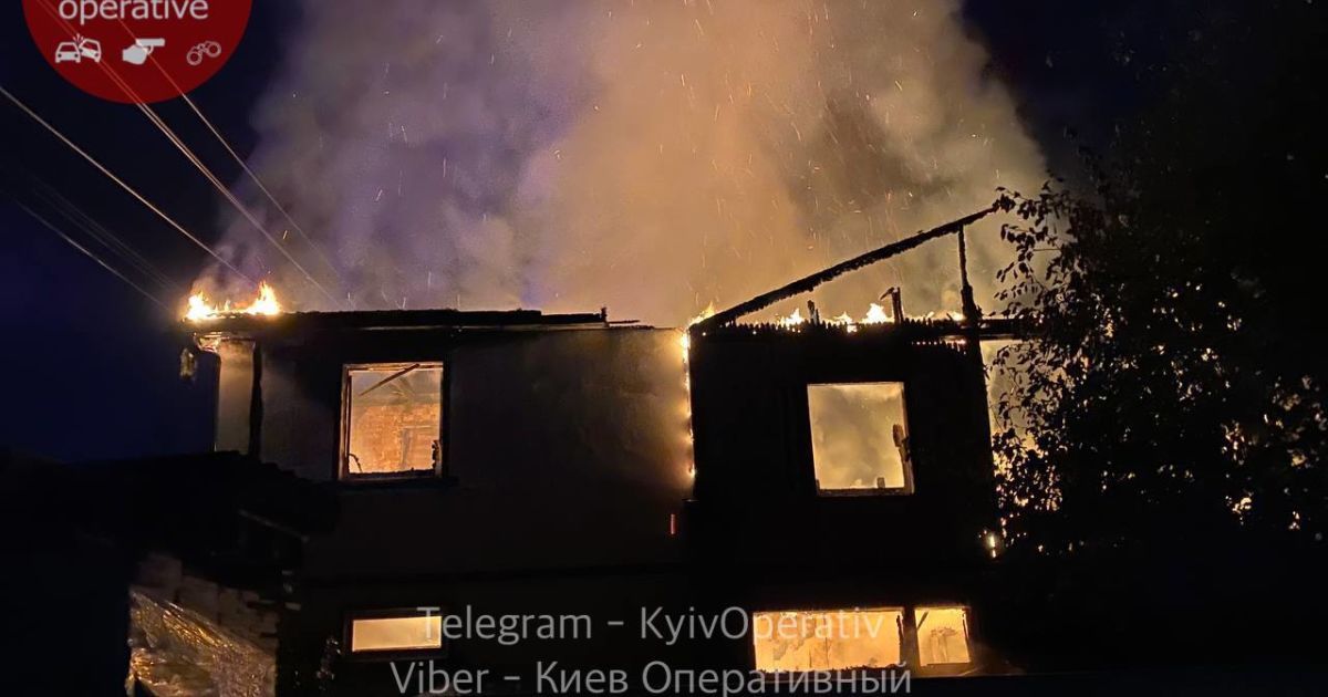 Смертельна пожежа на Русанівських садах: у столиці живцем згорів чоловік