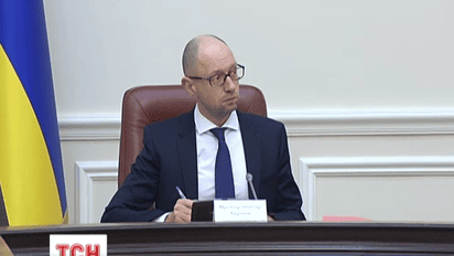 Яценюк пожелал россиянам удачи и расширил санкции против РФ