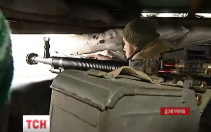 Очевидцы рассказали, как снайпер подстрелил украинского военного в Марьинке
