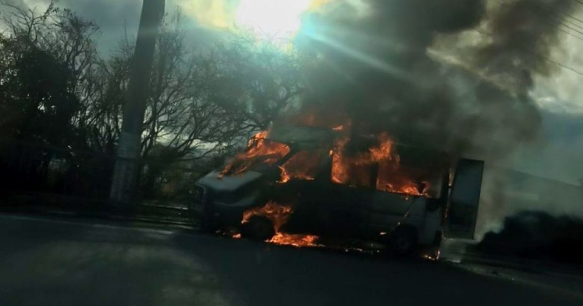 В Крыму водитель поджег на ходу маршрутку вместе с пассажирами