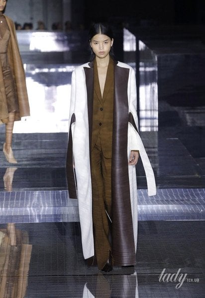 Коллекция Burberry прет-а-порте сезона осень-зима 2020-2021 / © East News