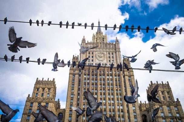 Дипломатичний "десант" із Європи: посли трьох країн прибули 