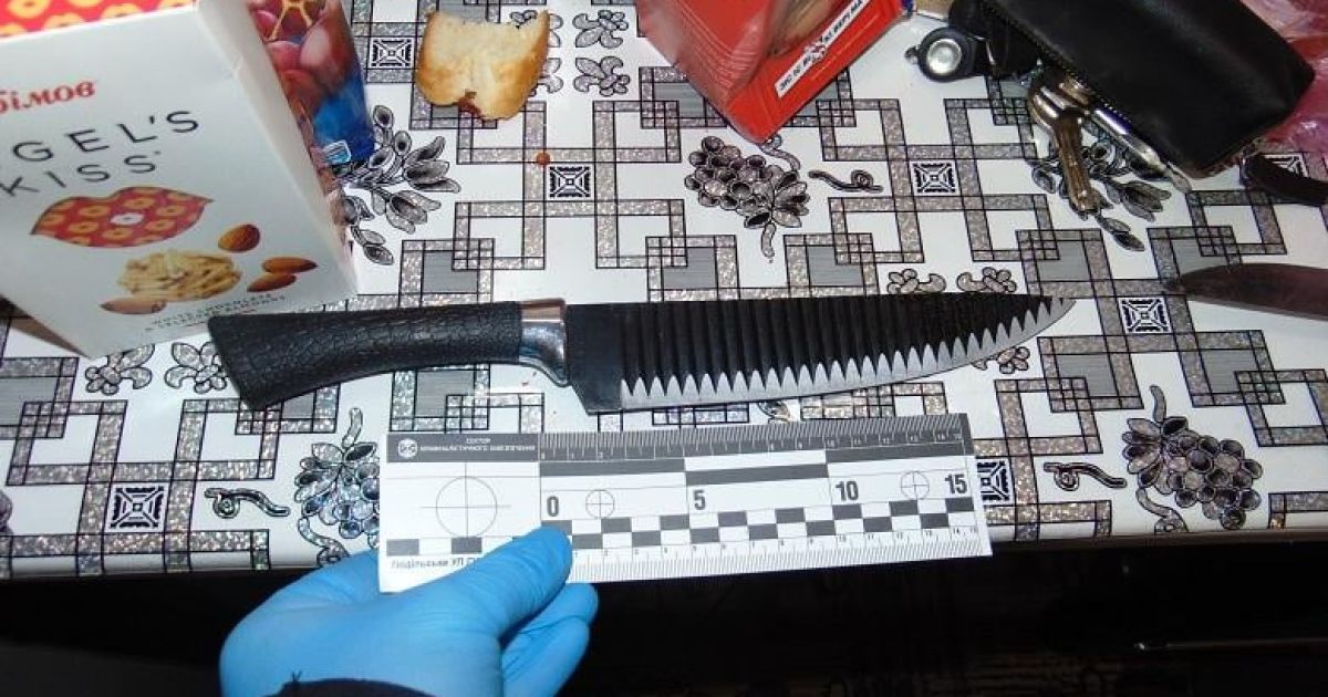 У Києві жінка завдала ножем тяжкого поранення родичу