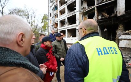 У Києві перевіряють житлові будинки, що зазнали критичних пошкоджень внаслідок обстрілів окупантів