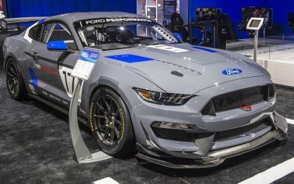 Ford представил гоночный Mustang