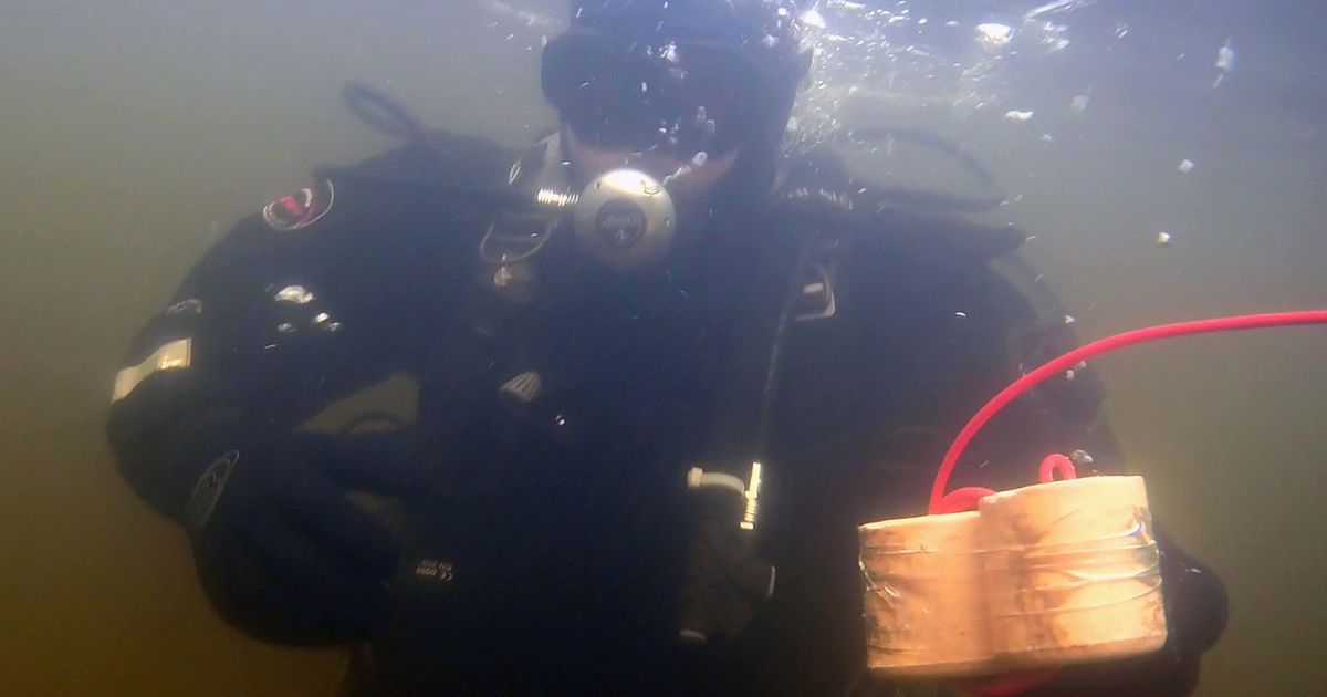 Вибухи у Київському водосховищі_4 / © ГСЧС