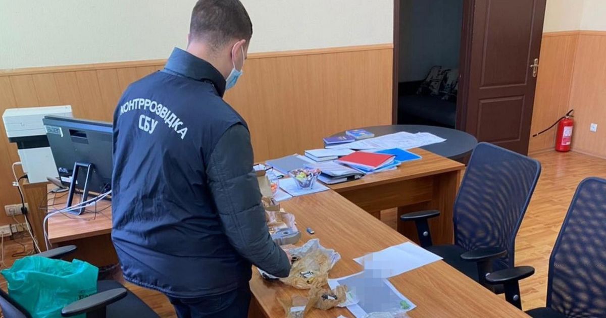 Чиновники оборонного предприятия поставляли украинские запчасти к боевым истребителям РФ