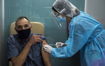 Украина в июле получит около 7,7 млн доз вакцин от COVID-19