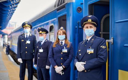 "Укрзалізниця" від 1 грудня підвищить зарплату працівникам: скільки отримуватимуть залізничники