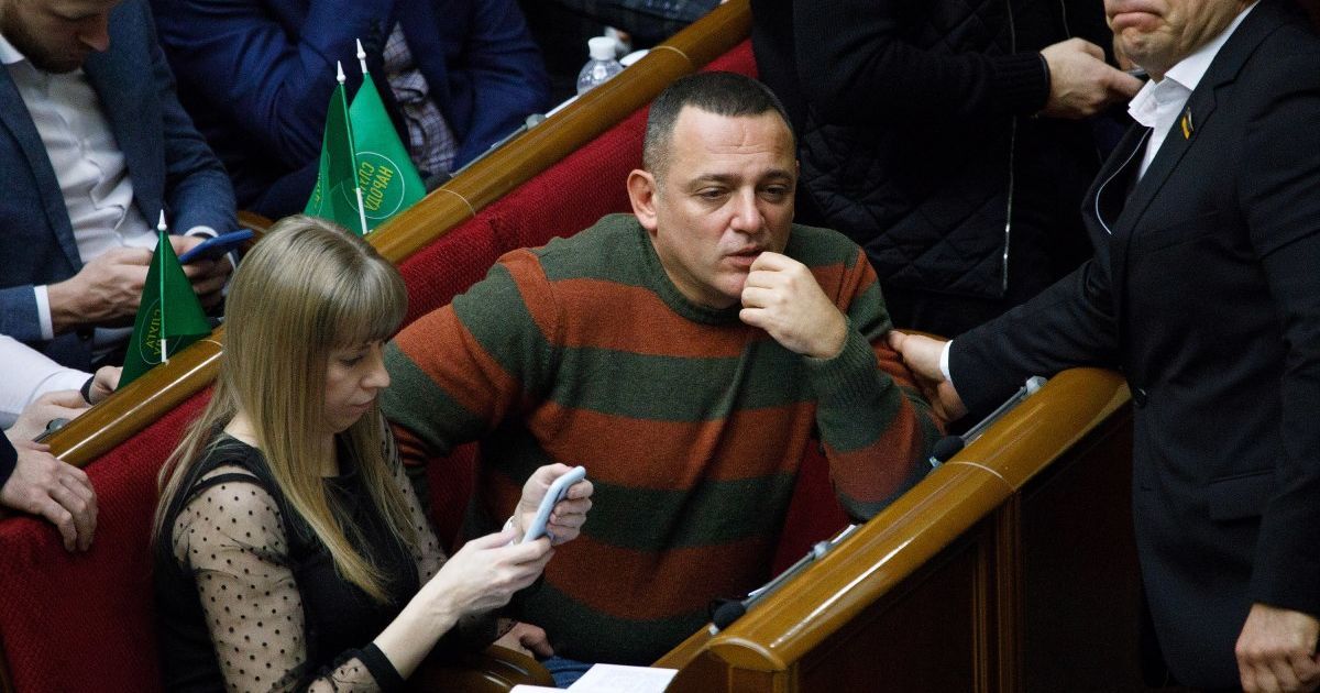"У меня есть еще костюмы": Бужанский рассказал, как его забросали яйцами