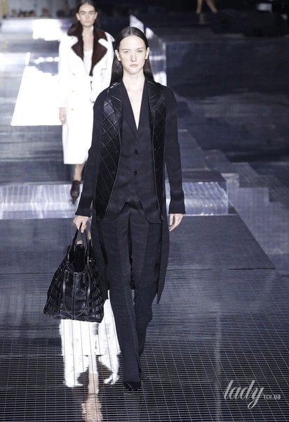 Коллекция Burberry прет-а-порте сезона осень-зима 2020-2021 / © East News