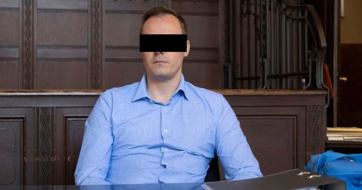 Плюнул на коллег, проиграл суд за шутку и поругался с Белым*: чем прославился Илья Соболев