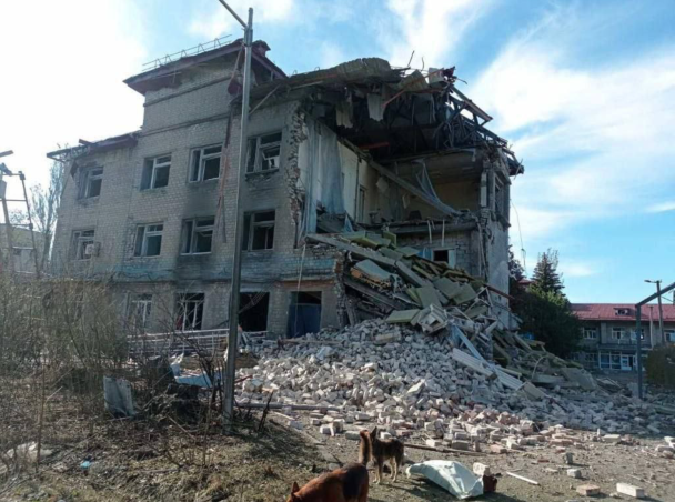 Разрушенная Авдеевская городская больница/Фото из местных пабликов