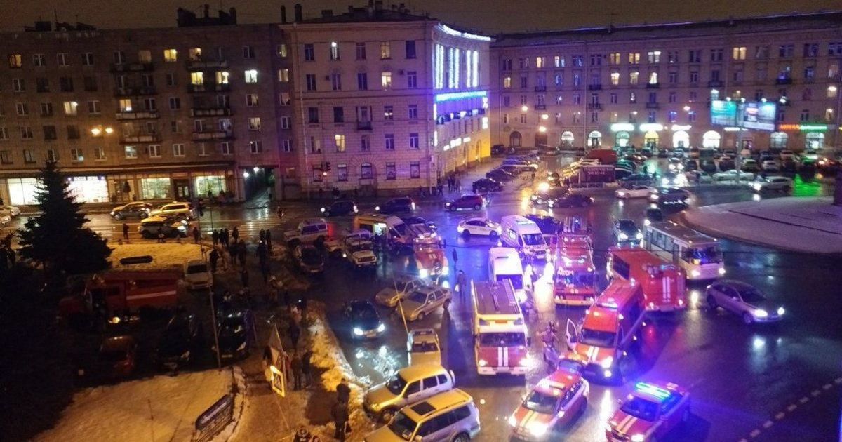 У Санкт-Петербурзі в годину пік стався вибух у супермаркеті, є травмовані