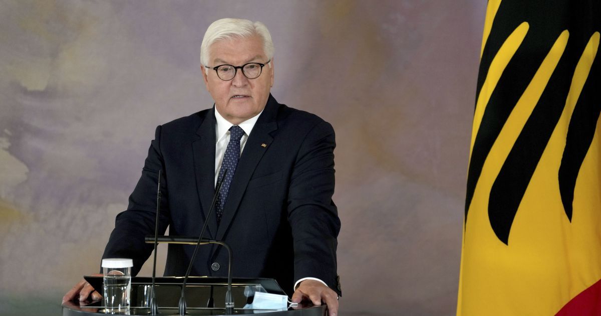 Штайнмаєр готовий особисто поговорити із Зеленським та допомагати Україні