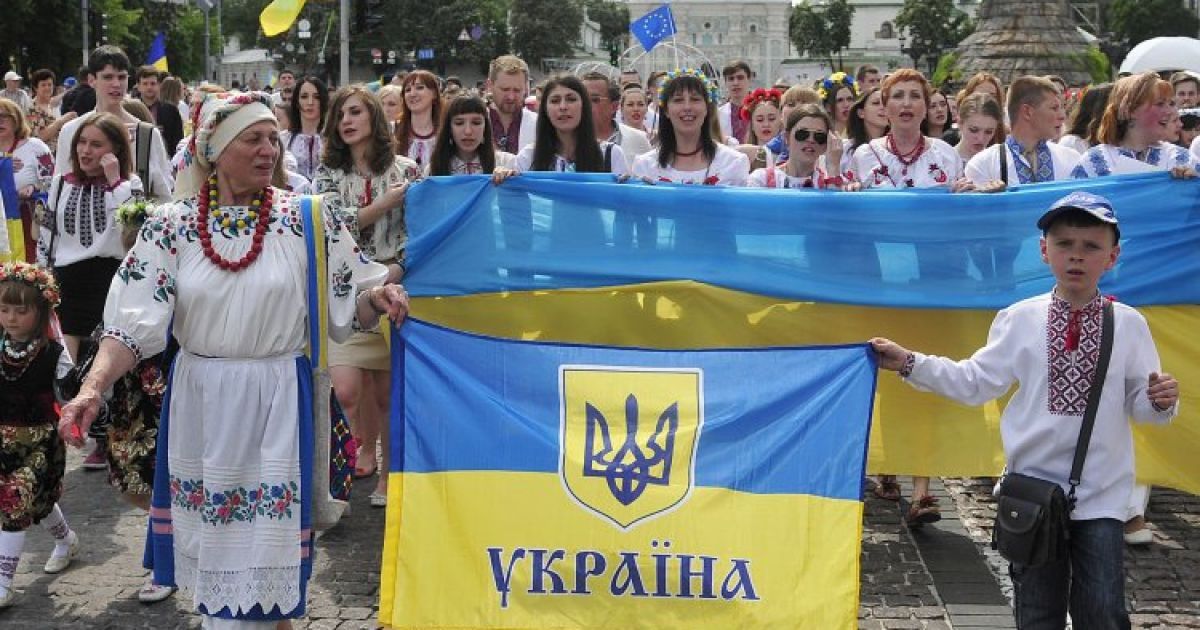 Мегамарш вышиванок в Киеве в 2015 году