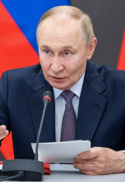 Диктатор Путін