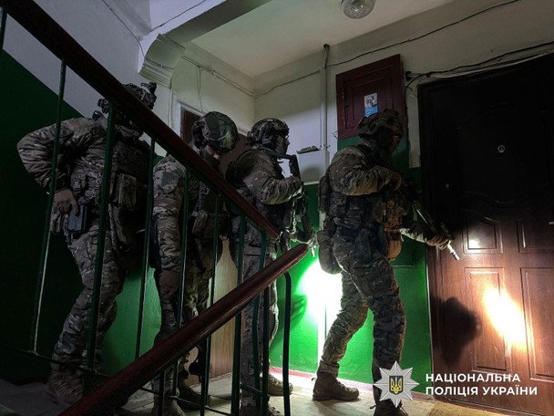 Нацполиция проводит масштабную спецоперацию с более 200 обысками: что случилось (фото)