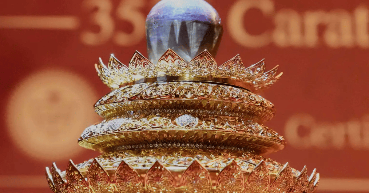 У Шрі-Ланці представили найбільший фіолетовий зірчастий сапфір