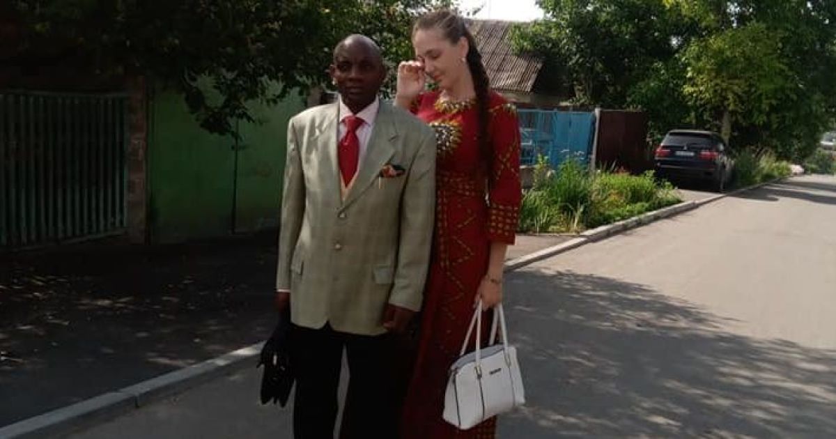 "Обезьян не вожу": в Запорожье наказали таксиста, который оскорбил темнокожего пассажира