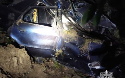 Смертельное ДТП в Житомирской области: столкнулись грузовик и легковушка