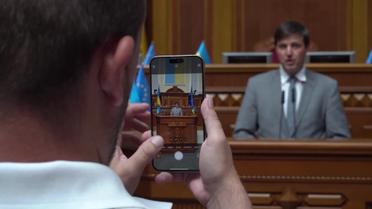 Міністри масово йдуть у відставки під овації! Рада узаконила перестановки в уряді