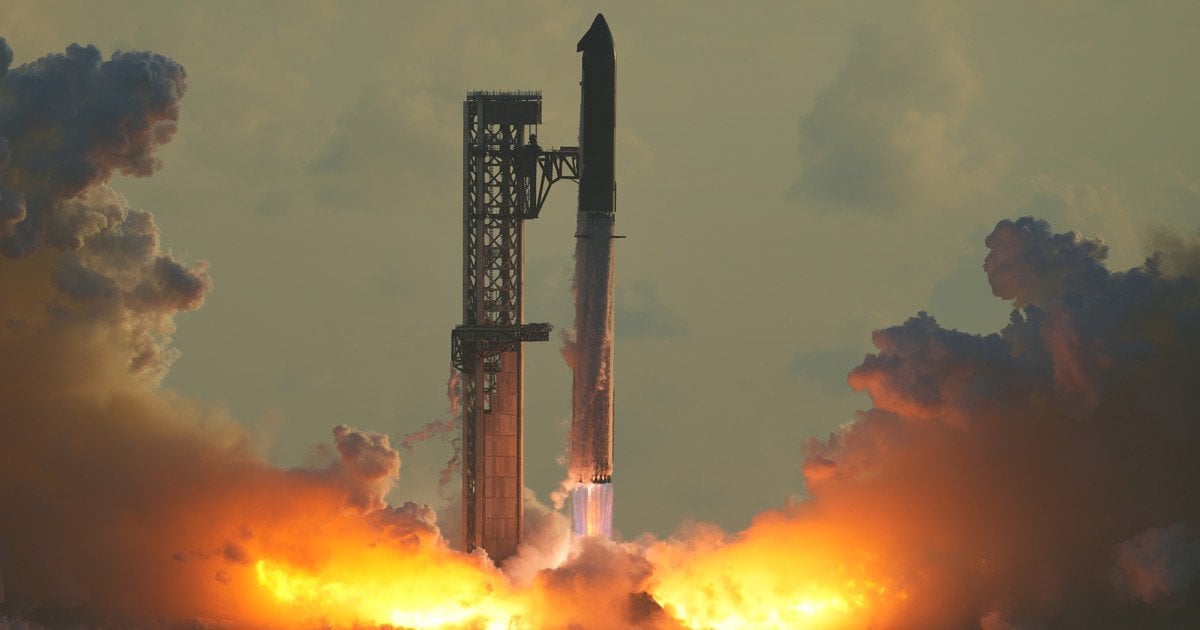 Випробувальний політ ракети Starship компанії SpaceX зі стартового майданчика Starbase у Техасі