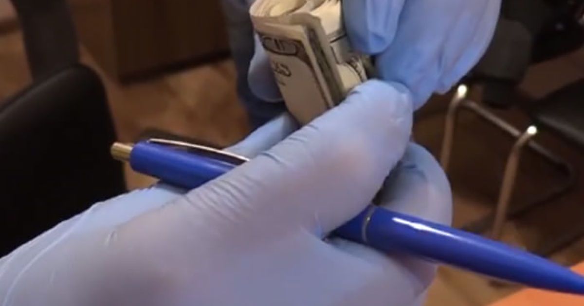Злодії хотіли підкупити начальника відділу поліції на вокзалі у Києві