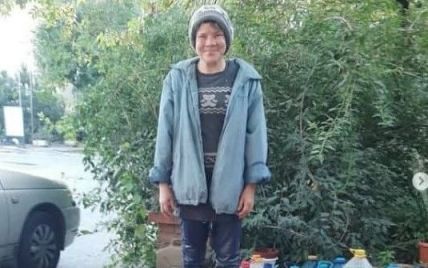 Отдала 100 тыс. гривен, найденные на помойке: история бездомной женщины из Бердянска получила продолжение