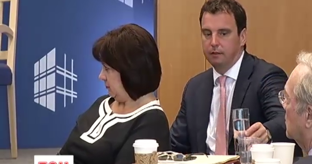 Яресько та Абромавічус вирушили до США на важливі переговори