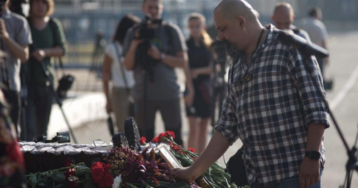 В Новых Петровцах прощаются с погибшими бойцами НГУ / © Громадське ТБ