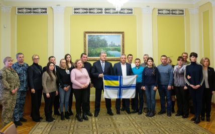 Порошенко встретился с семьями пленных украинских моряков