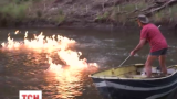 Австралійський депутат підпалив річку