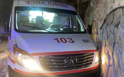 Пацієнт під наркотиками вкрав швидку на Закарпатті і влаштував з поліцейськими гонитву: фото