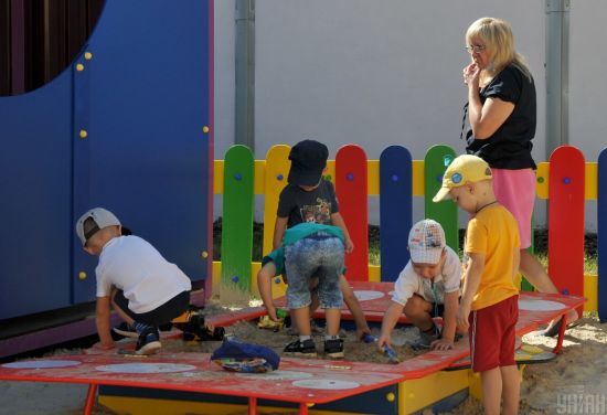 На Київщині запрацювали дитсадки: скільки дошкільних закладів відкрили та які там правила безпеки