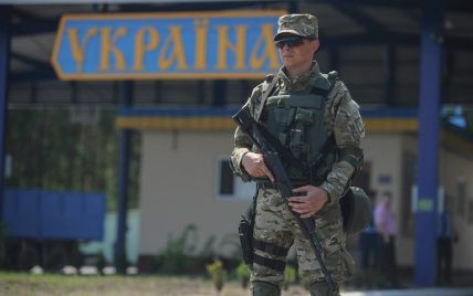 Российские контрабандисты на "УАЗ" пытались протаранить украинских пограничников