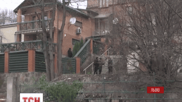 Во Львове патрульные полицейские обнаружили гранату РГД-5 в сумке, оставленной на улице