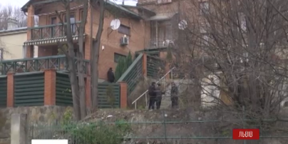 Во Львове патрульные полицейские обнаружили гранату РГД-5 в сумке, оставленной на улице