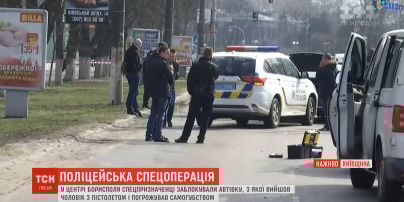 Поліцейська спецоперація у Борисполі: на дорозі озброєний чоловік погрожував самогубством
