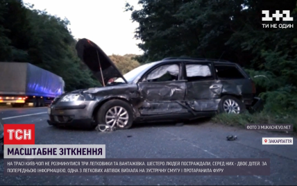 На трассе "Киев-Чоп" столкнулись фура и три легковушки: шесть пострадавших, в том числе и дети
